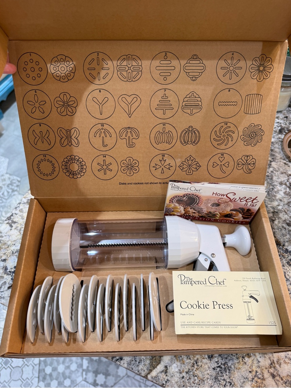 NIB The Pampered Chef Cookie Press